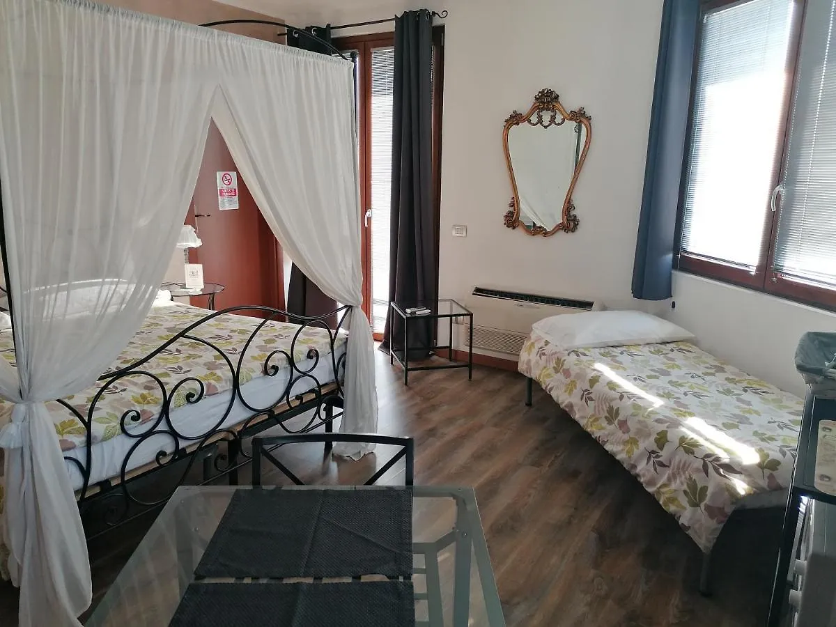 Bgy Airport Guesthouse Guest house Orio al Serio